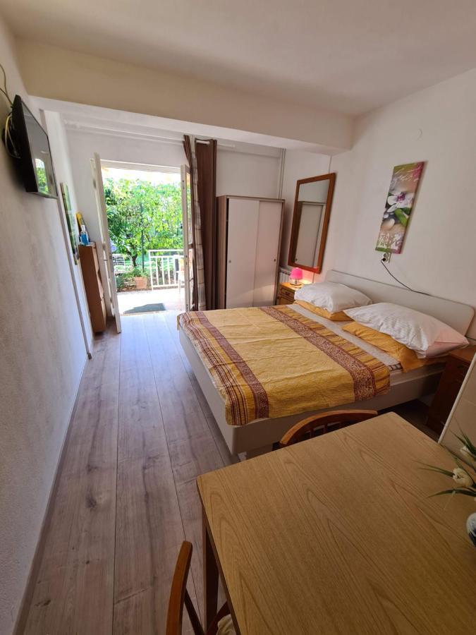 Apartments Ana Медулин Екстер'єр фото