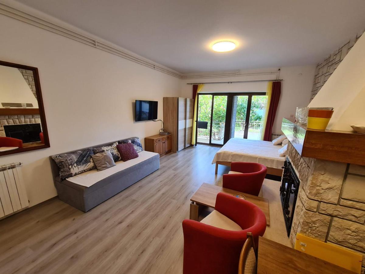Apartments Ana Медулин Екстер'єр фото