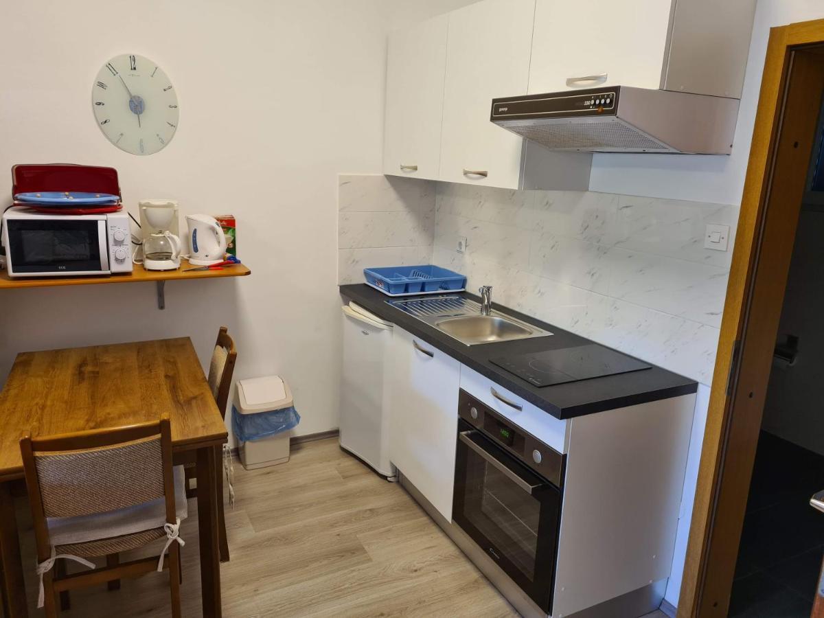 Apartments Ana Медулин Екстер'єр фото